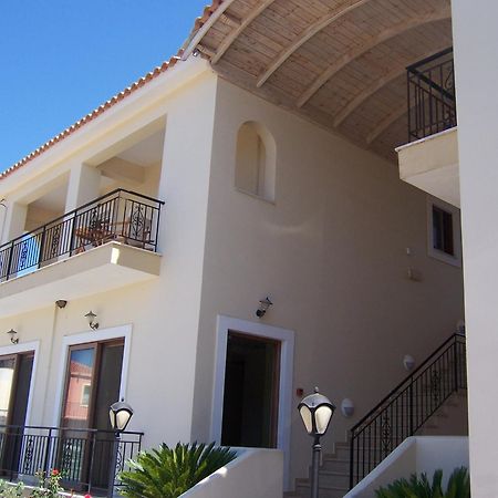 Sirius Hotel Finikounta Exterior photo
