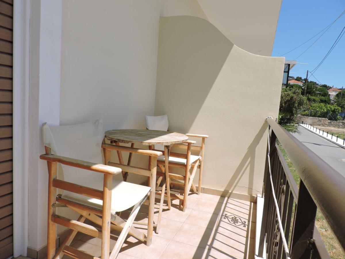 Sirius Hotel Finikounta Exterior photo